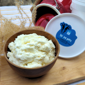 Kravlji sir za pitu 900 gr